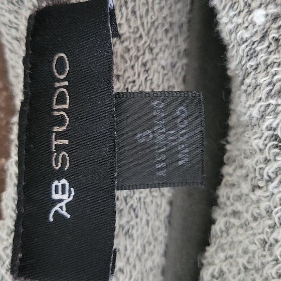 AB Studio Lightweight Pacho Size Small - Picture 7 of 10